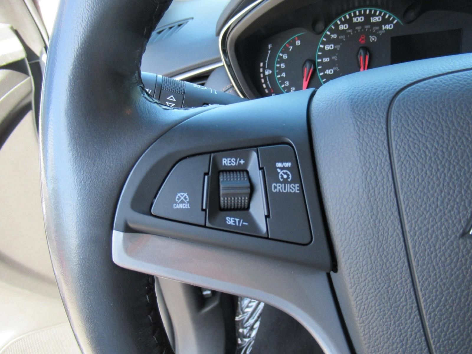 Used 2020 Chevrolet Trax LT w/ LT Convenience Package FWD image 22