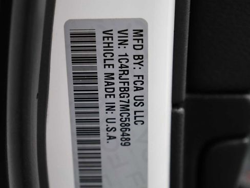 Used 2021 Jeep Grand Cherokee Limited image 47