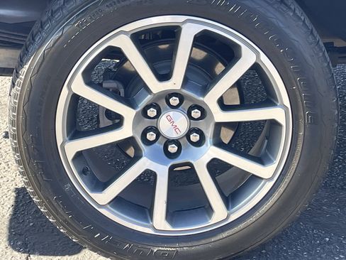 Used 2021 GMC Canyon Denali image 7