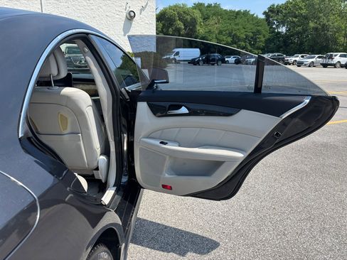 Used 2015 Mercedes-Benz CLS 400 4MATIC w/ Premium 2 Package image 19