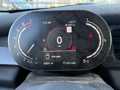 Used 2022 MINI Cooper 2-Door Hardtop image 36