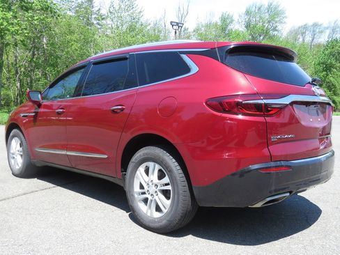 Used 2020 Buick Enclave Essence w/ Sound and Sites Package AWD/4WD image 7