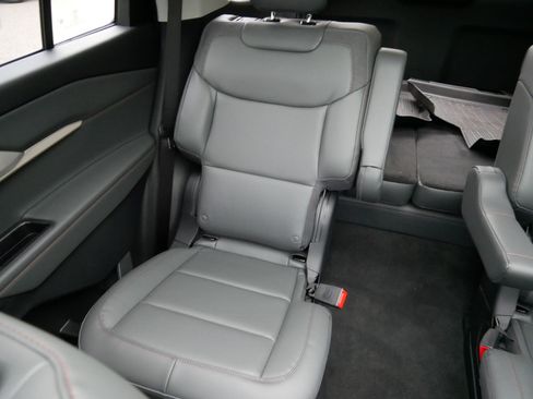 Used 2026 Ford Explorer Active w/ Active Comfort Package AWD/4WD image 12