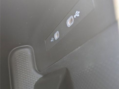 New 2025 Volkswagen ID.4 Pro image 23