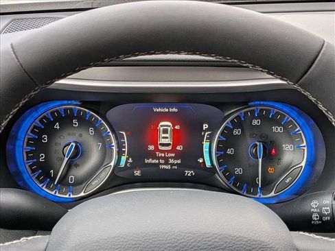 Used 2025 Chrysler Pacifica Select FWD image 11