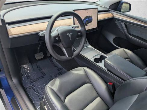 Used 2024 Tesla Model Y Long Range AWD/4WD image 10