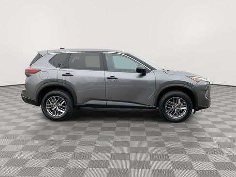 Used 2024 Nissan Rogue S image 8