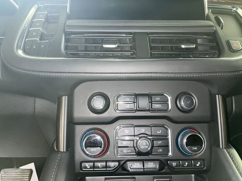 Used 2023 Chevrolet Suburban High Country AWD/4WD image 21