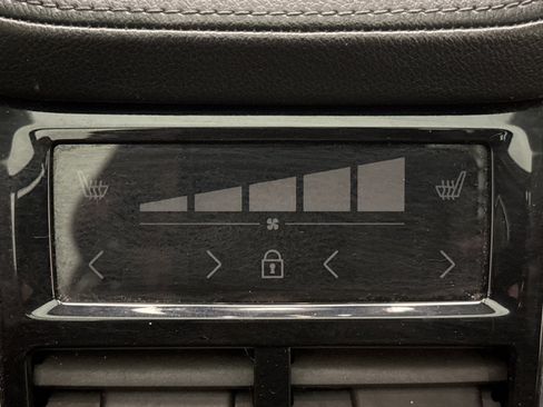 Used 2020 Volvo XC90 T5 Momentum image 19