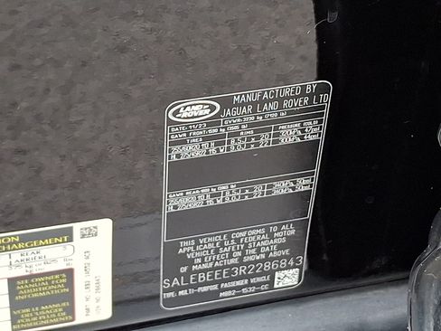 Used 2024 Land Rover Defender 110 V8 AWD/4WD image 25