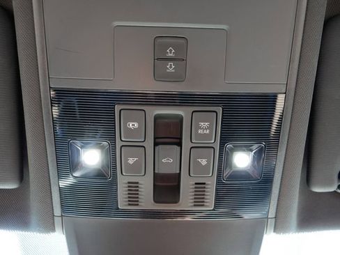 Certified 2024 Volkswagen Tiguan SE R-Line image 37