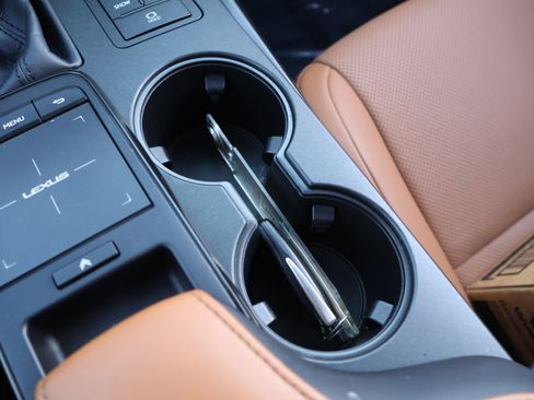 Certified 2025 Lexus IS 350 F Sport image 31