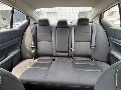 Used 2025 Nissan Altima 2.5 SV FWD image 38