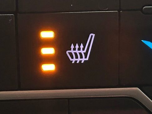 Used 2023 Jeep Wrangler Sahara w/ Cold Weather Group image 7