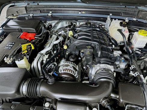 Used 2024 Jeep Gladiator Rubicon w/ Convenience Group image 9