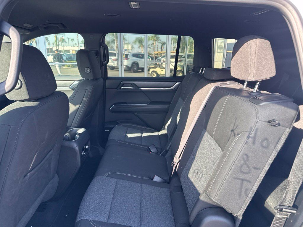 Used 2026 GMC Acadia Elevation FWD image 15
