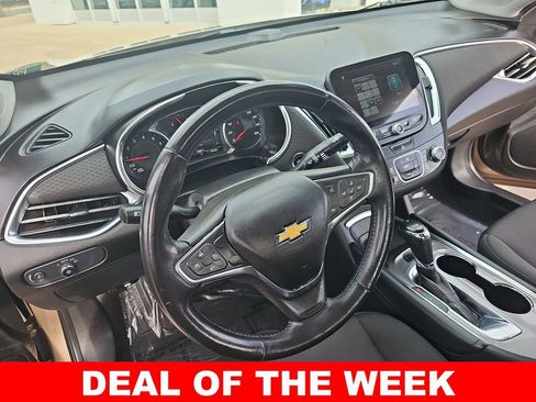 Used 2018 Chevrolet Malibu LT image 15