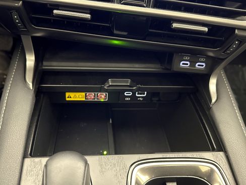 Used 2023 Lexus RX 350 Premium image 16