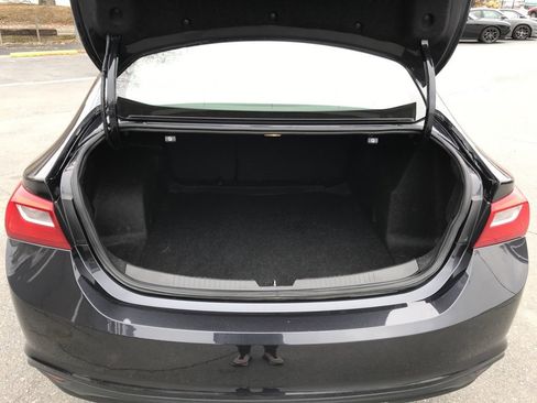 Used 2023 Chevrolet Malibu LT image 4