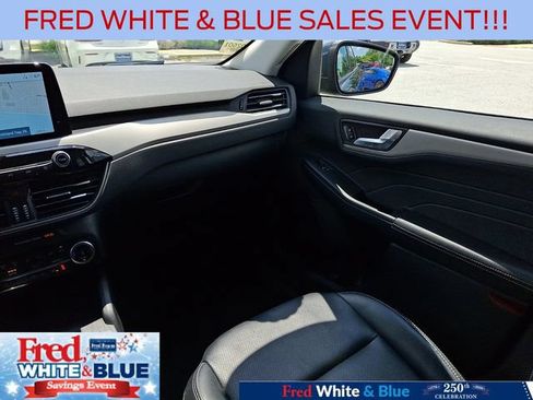Certified 2022 Ford Escape SEL AWD/4WD image 16