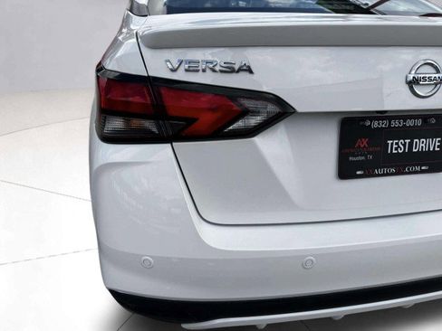 Used 2021 Nissan Versa SR image 14