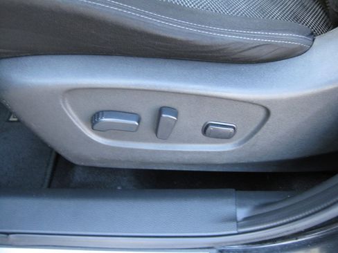 Used 2019 Nissan Rogue Sport SV w/ Technology Package image 12