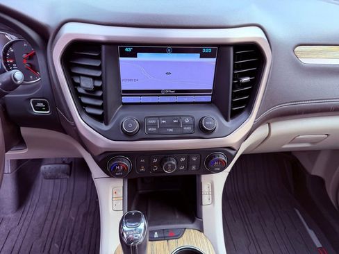 Used 2019 GMC Acadia Denali image 23