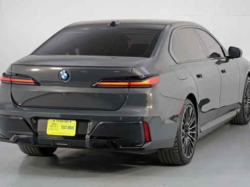 Used 2024 BMW i7 eDrive50 w/ M Sport Package image 60