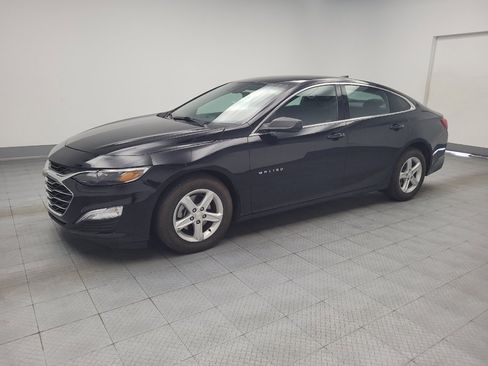 Used 2025 Chevrolet Malibu LS FWD image 2