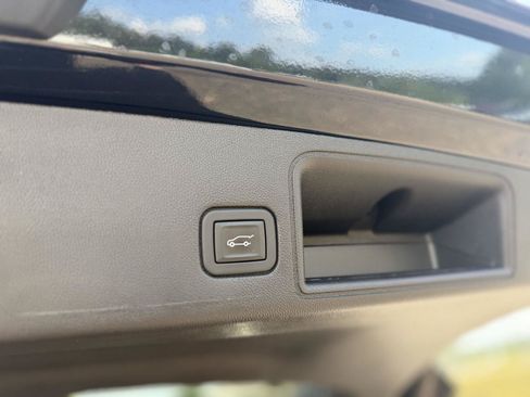 Used 2024 GMC Terrain Denali w/ Denali Premium Package AWD/4WD image 24