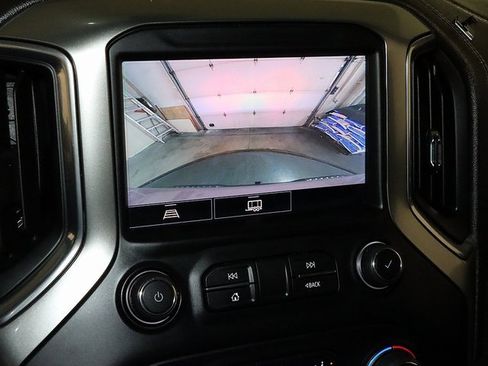 Used 2021 Chevrolet Silverado 1500 LT Trail Boss w/ Convenience Package II image 19