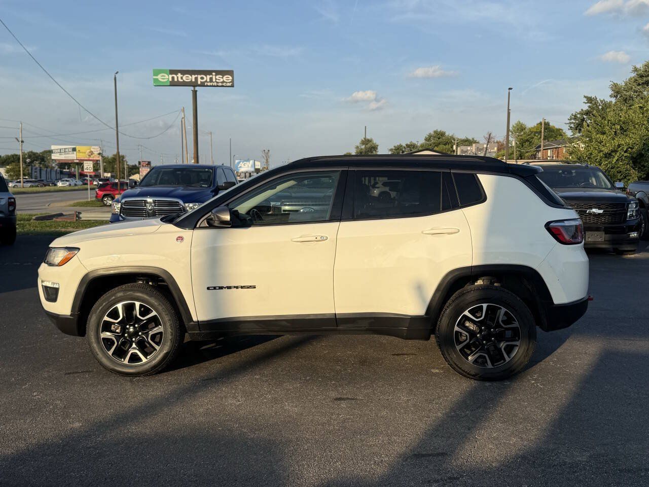 Used 2020 Jeep Compass Trailhawk AWD/4WD image 2