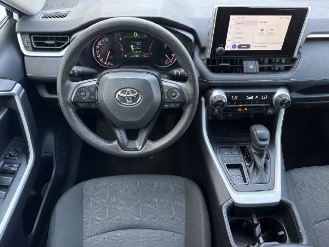 Used 2025 Toyota RAV4 XLE FWD image 12