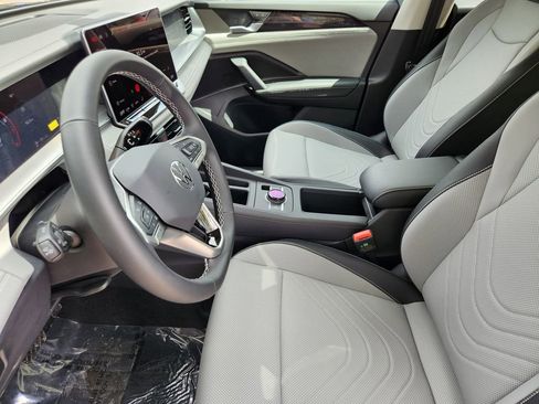 New 2026 Volkswagen Tiguan SE AWD/4WD image 4