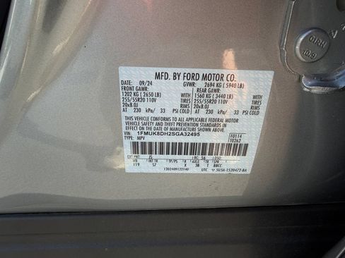 Used 2025 Ford Explorer Active w/ Active Comfort Package AWD/4WD image 36