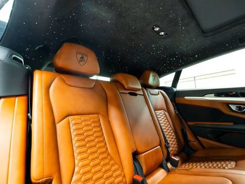 Used 2021 Lamborghini Urus AWD/4WD image 39