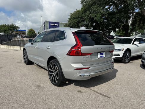 Certified 2023 Volvo XC60 B5 Ultimate w/ Climate Package image 4