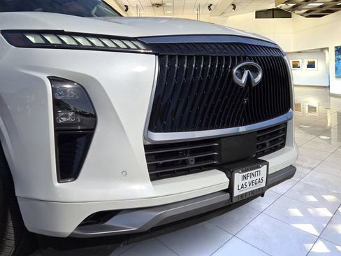 Used 2025 INFINITI QX80 Luxe RWD image 2