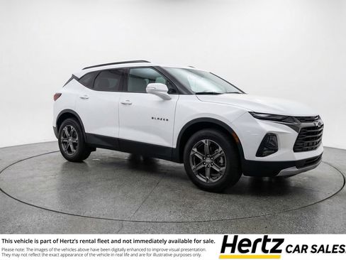 Used 2025 Chevrolet Blazer LT FWD image 1