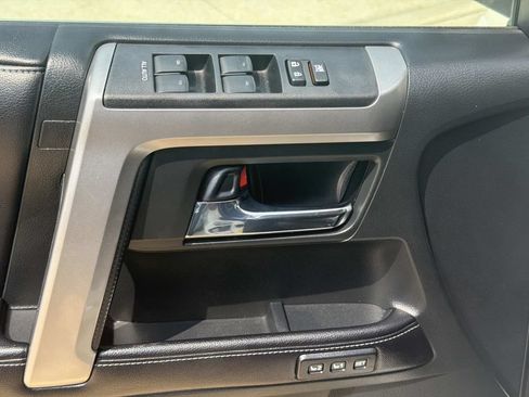 Used 2017 Toyota 4Runner Limited AWD/4WD image 20