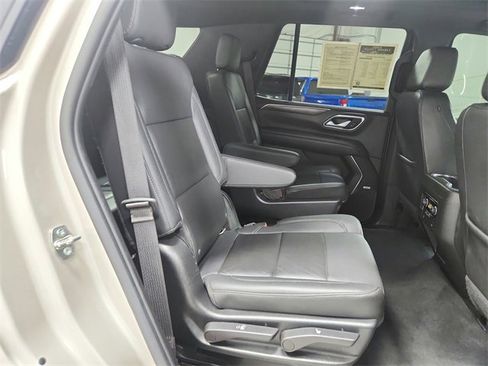 Used 2022 Chevrolet Tahoe Z71 w/ Luxury Package image 46