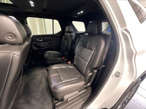 Used 2023 Chevrolet Traverse RS AWD/4WD image 15