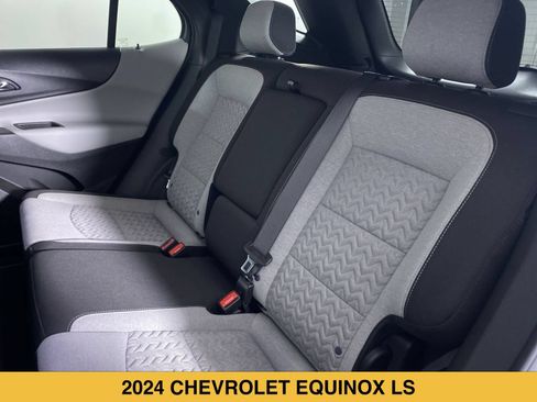 Certified 2024 Chevrolet Equinox LS w/ LS Convenience Package FWD image 12