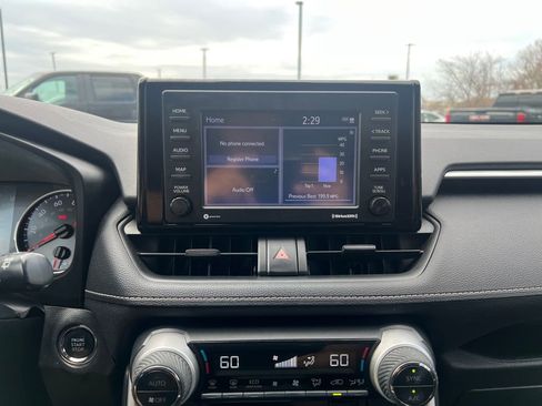 Used 2021 Toyota RAV4 XLE w/ Convenience Package image 21