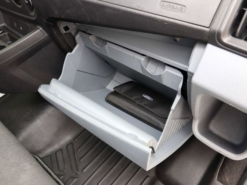 Used 2016 Ford Transit 150 XLT image 19