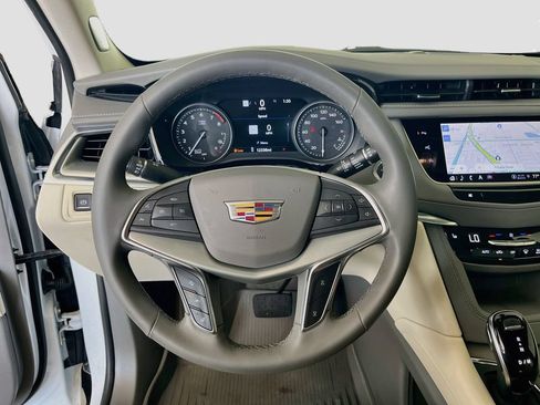Used 2025 Cadillac XT5 Premium Luxury w/ Technology Package FWD image 11