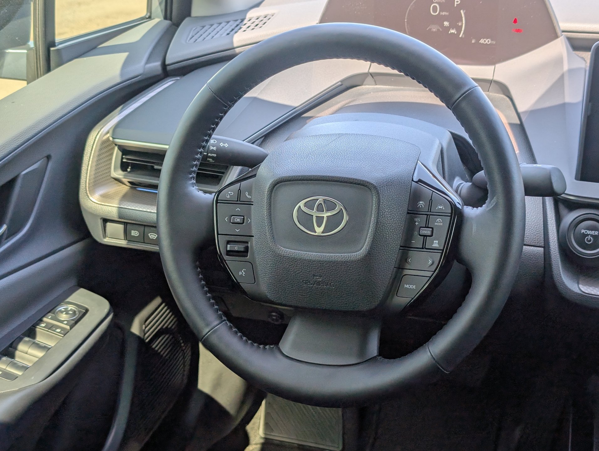 Used 2024 Toyota Prius XLE FWD image 15