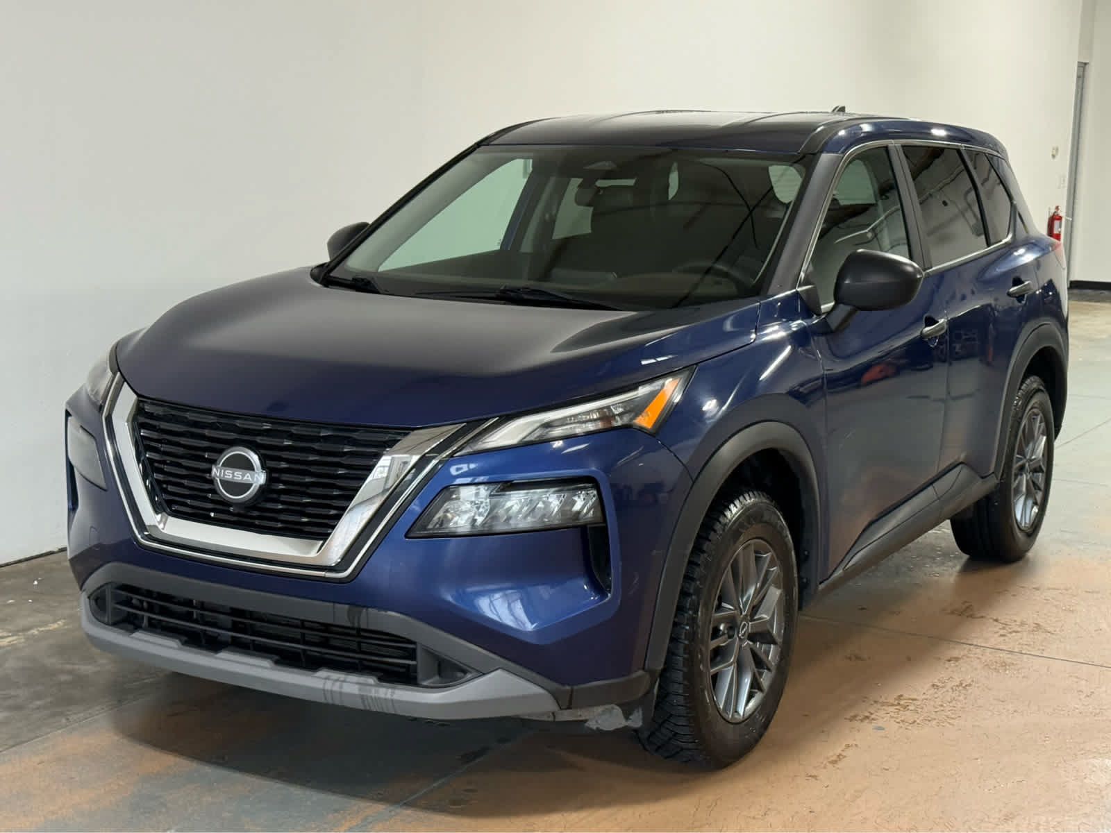 Used 2023 Nissan Rogue S AWD/4WD image 1
