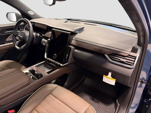 New 2026 GMC Acadia Denali Ultimate w/ LPO, Floor Liner Package image 27