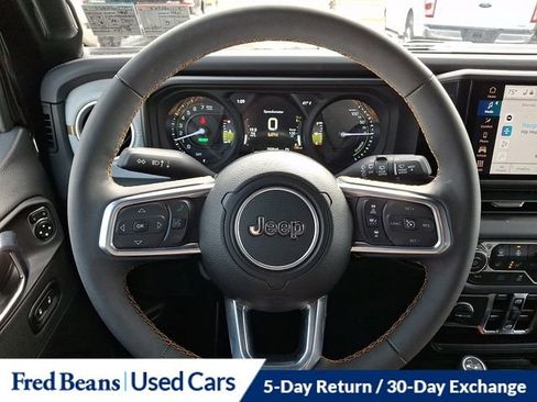 Used 2024 Jeep Wrangler Unlimited Sahara image 21